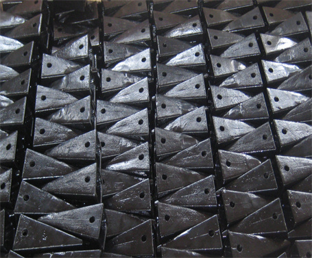 Bucket teeth of earthmoving machinery